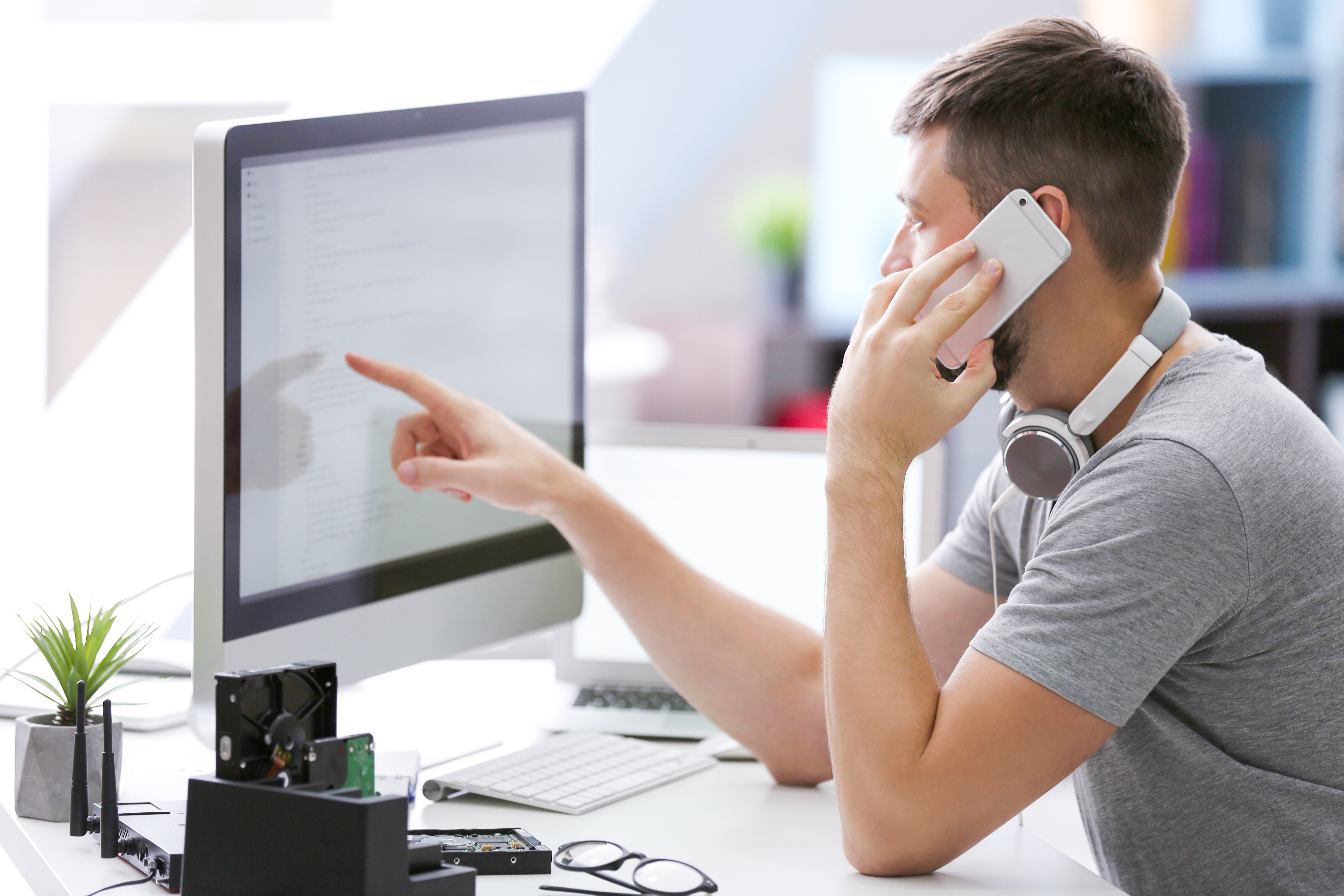 Application, Compute, and Network teams all need to be situationally & contextually aware of issues that relate to them.